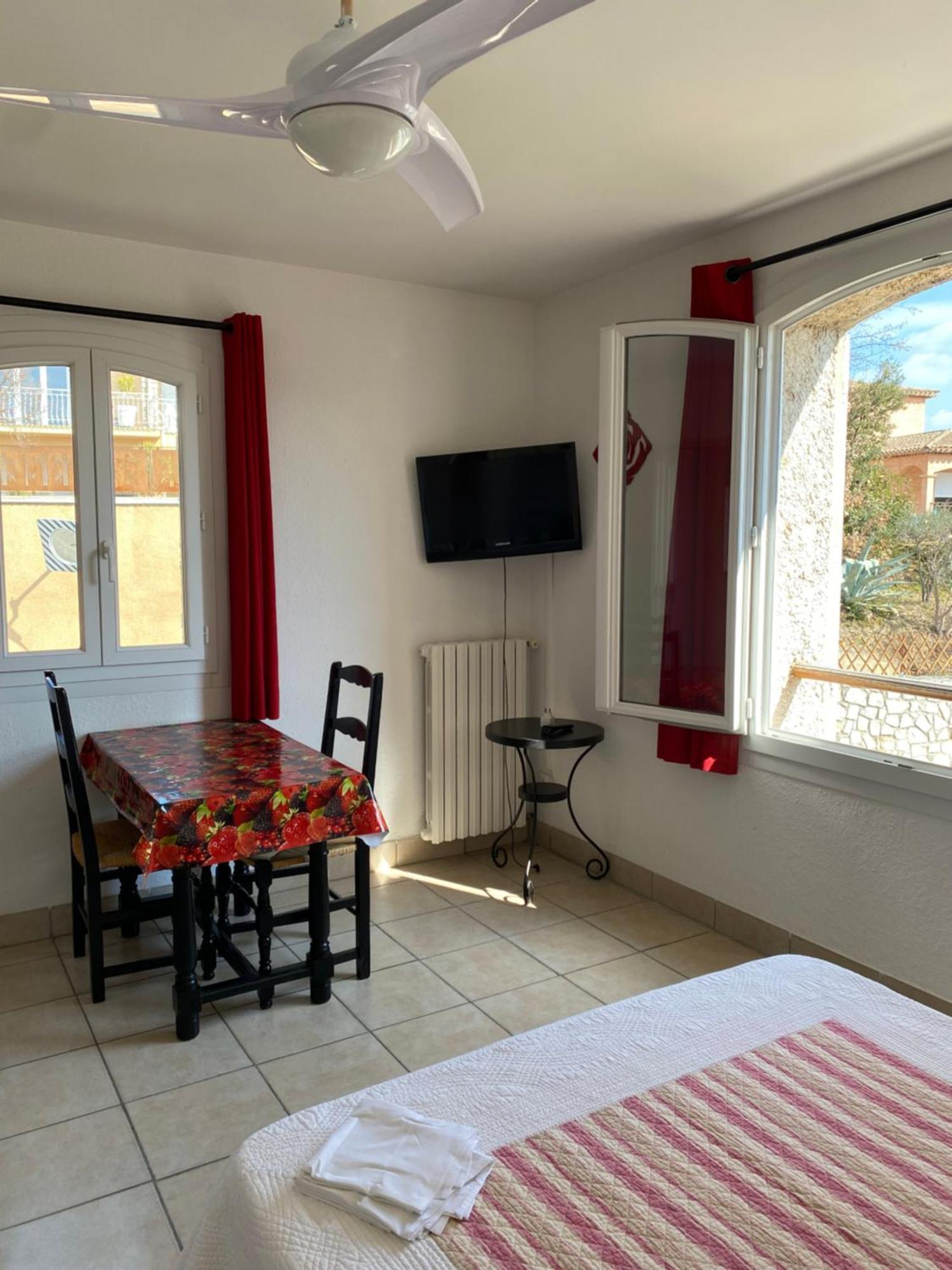Le Mas De L'Orangerie 3 Etoiles Gréoux-les-Bains Buitenkant foto